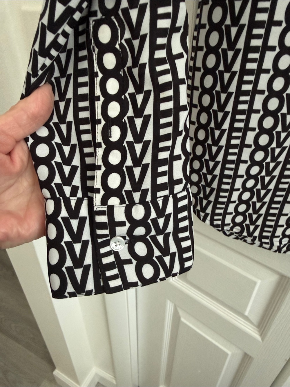 Express Black & White Graphic 'LOVE' Pattern Button-Up Shirt - Picture 4 of 6
